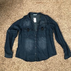 Maurices NEW chambray shirt